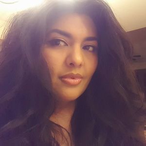 Meet your Posher, Sagrario